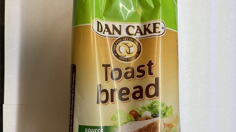 Toastový chléb z Polska obsahoval kovové střepiny, inspekce varuje před konzumací